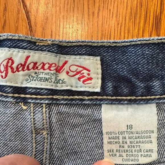 Vintage St. John's Bay Women's Relaxed Fit Jeans - 100% cotton size 18 - Picture 3 of 7